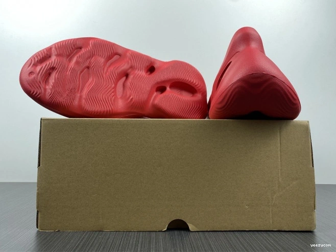 Red Foam Adidas CW3355 Yeezy 0929